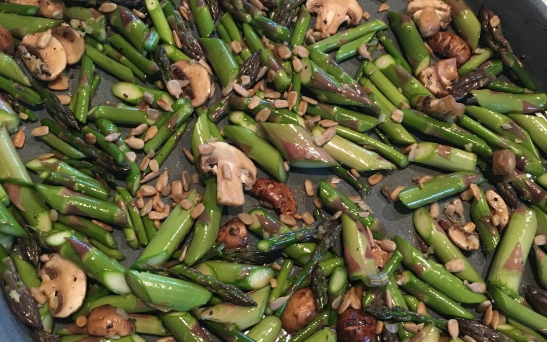 Roasted Asparagus with Mushrooms and Sunflower Seeds